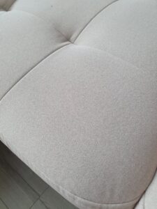 czysty wypoczyneka po usunięciu plam od borówek dzięki wodzie i mikrowłóknom