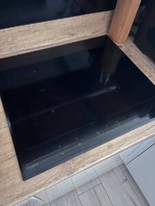 indukcja wymyta dzięki wodzie i mikrowłóknom